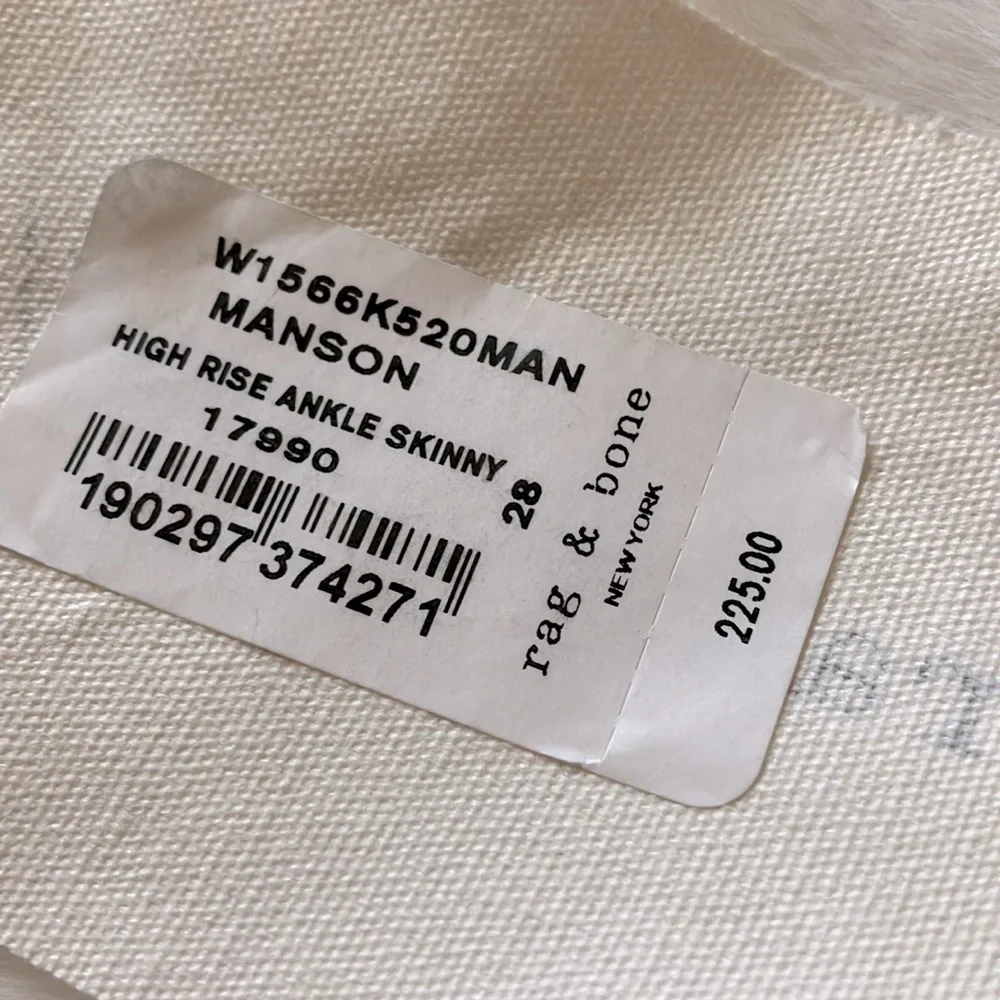 Rag & bone jeans brand new, soft, stretchy, stylish dark wash jeans, high rise - Picture 5 of 11